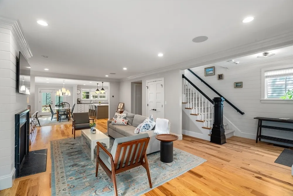 14 Holly Ave, Cambridge, MA 02138