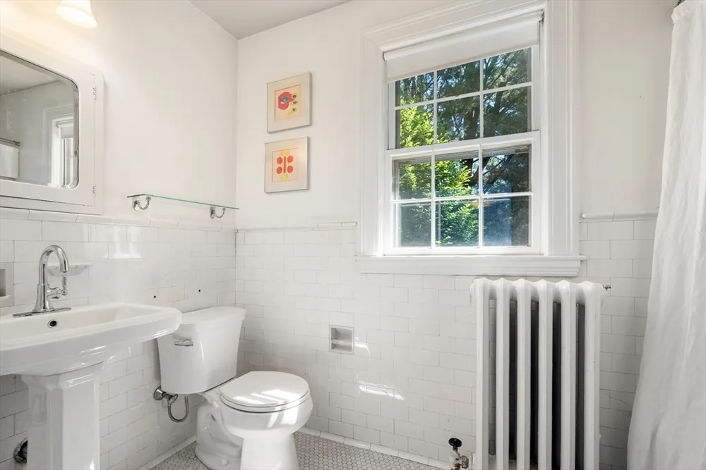 61 Larchwood Dr, Cambridge, MA 02138