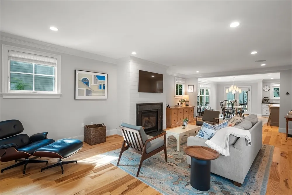 14 Holly Ave, Cambridge, MA 02138