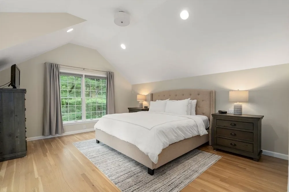 21 Madison Rd, Halifax, MA 02338