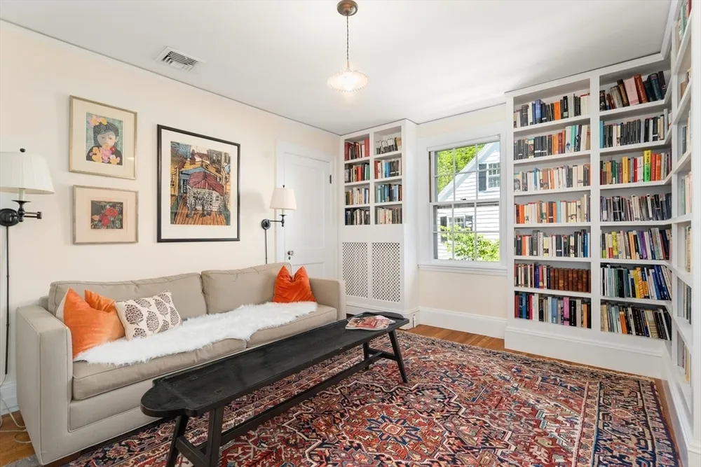 61 Larchwood Dr, Cambridge, MA 02138