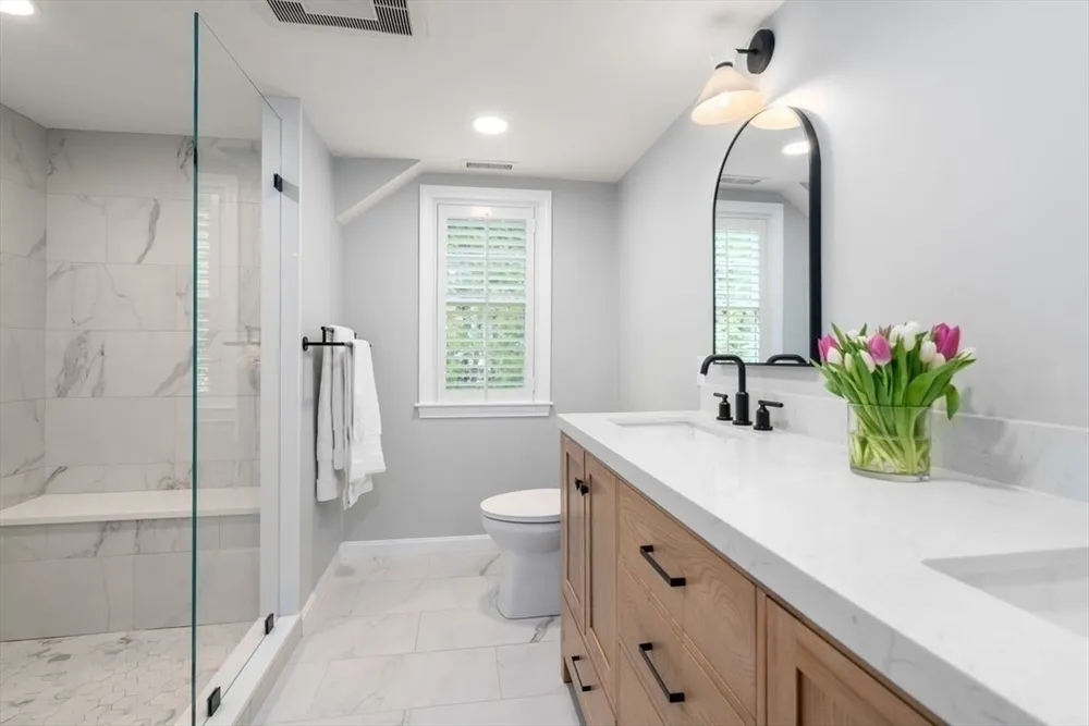 21 Madison Rd, Halifax, MA 02338