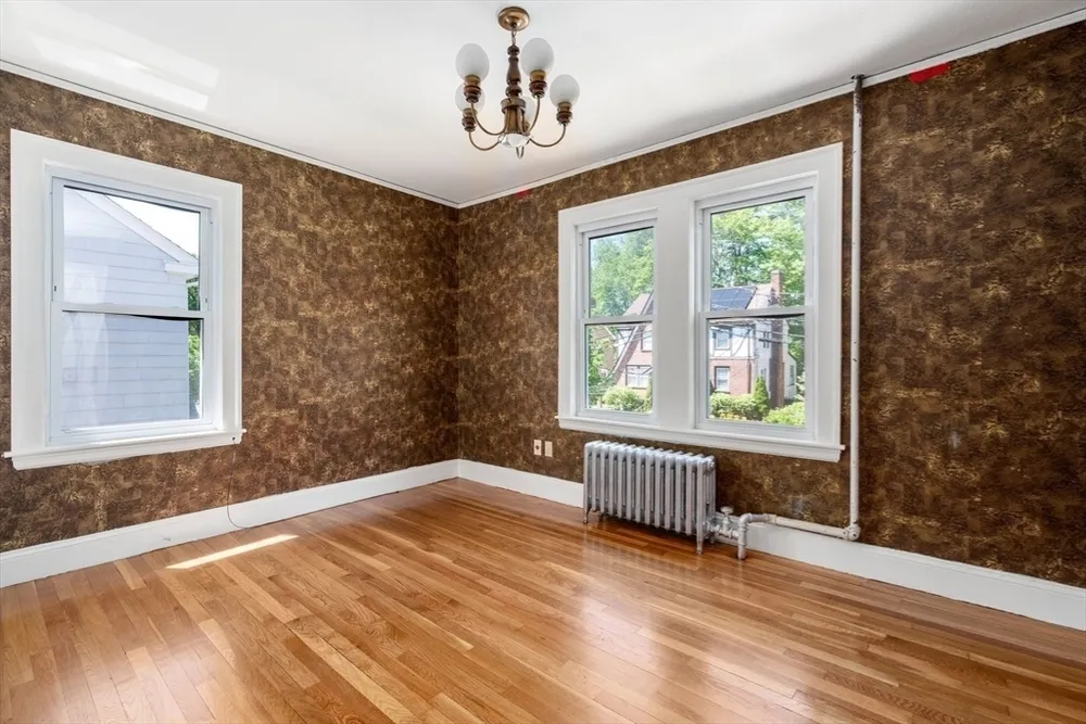 261 Russett Rd, Brookline, MA 02467