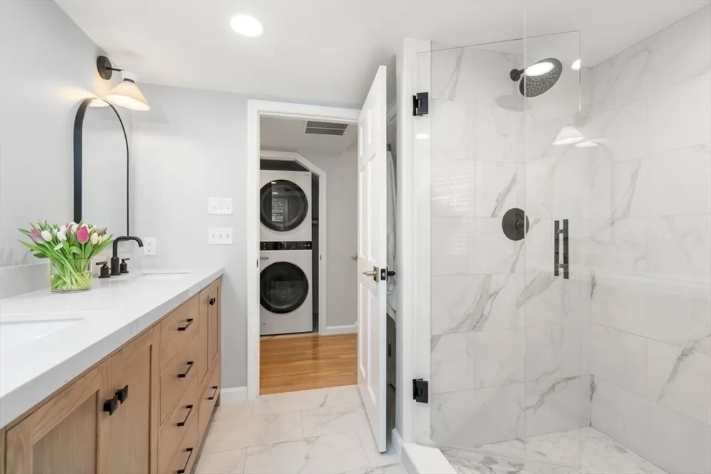 21 Madison Rd, Halifax, MA 02338