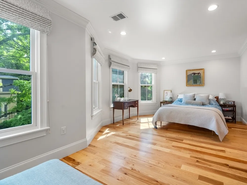 14 Holly Ave, Cambridge, MA 02138