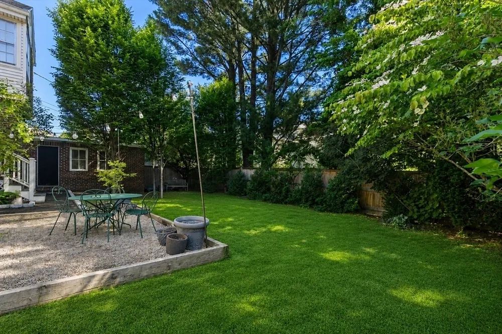 61 Larchwood Dr, Cambridge, MA 02138