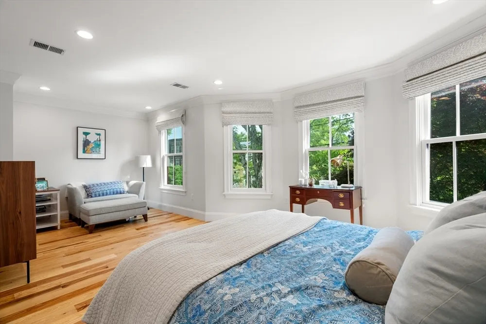 14 Holly Ave, Cambridge, MA 02138