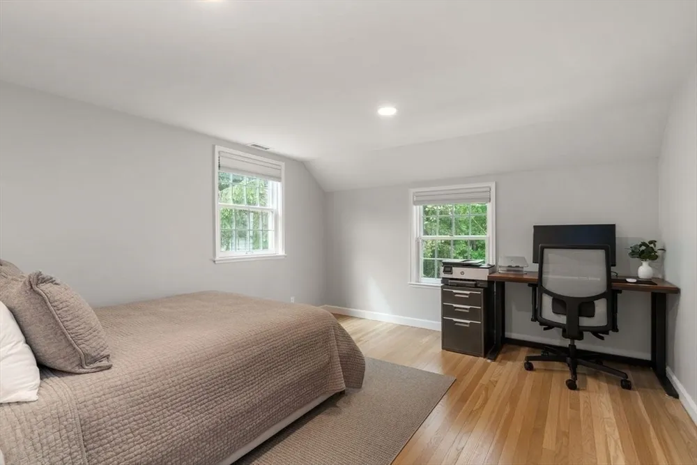 21 Madison Rd, Halifax, MA 02338