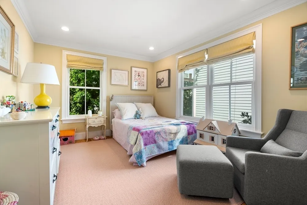 14 Holly Ave, Cambridge, MA 02138