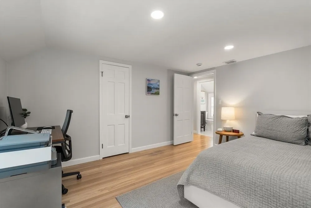 21 Madison Rd, Halifax, MA 02338