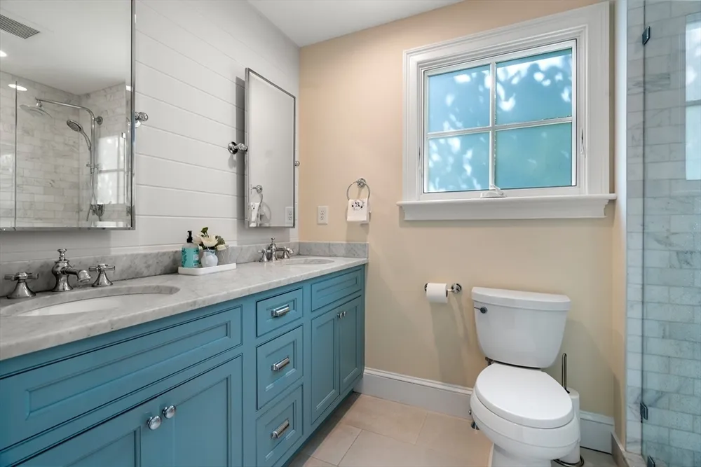 14 Holly Ave, Cambridge, MA 02138