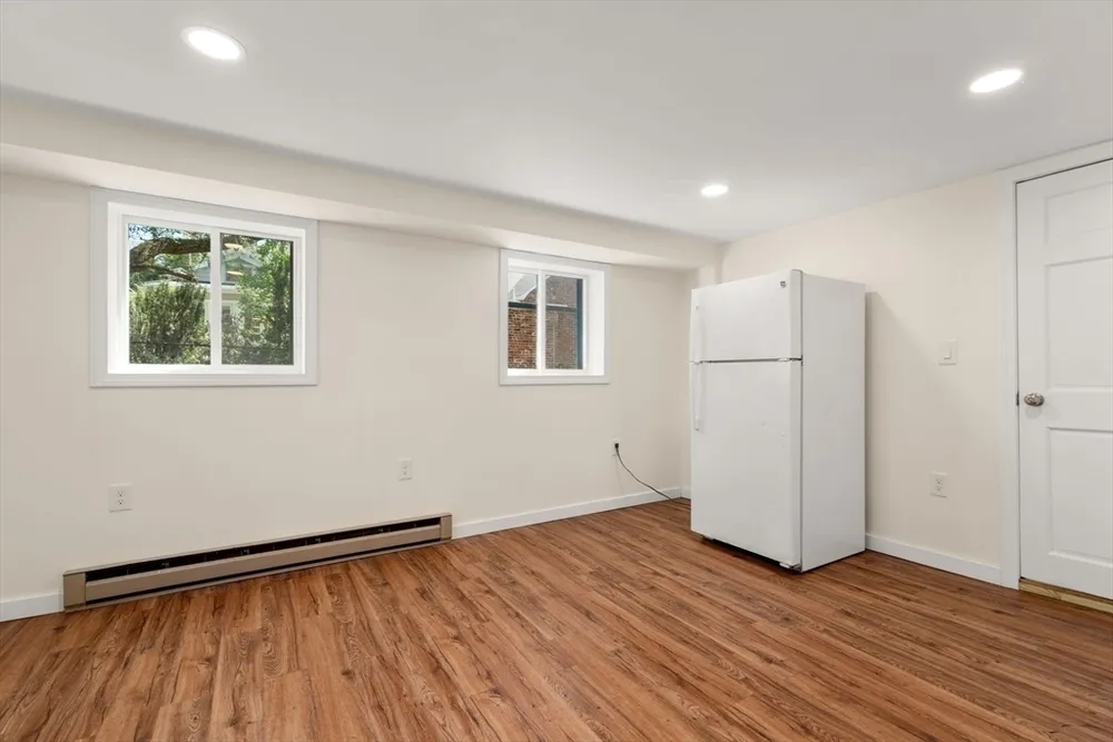 261 Russett Rd, Brookline, MA 02467