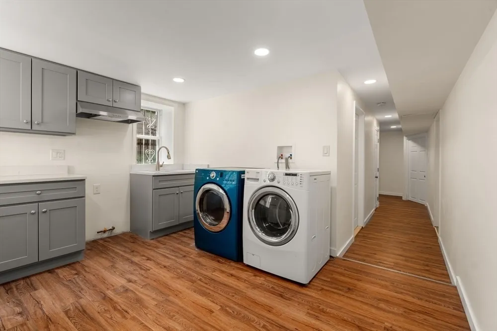 261 Russett Rd, Brookline, MA 02467