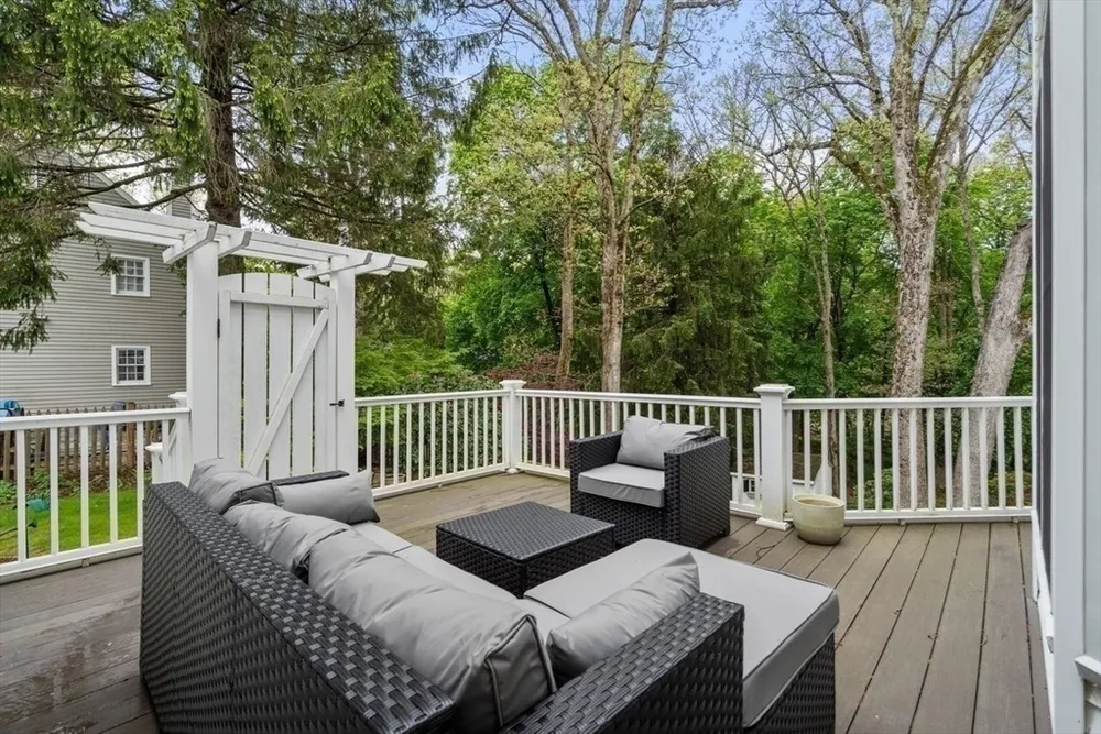 21 Madison Rd, Halifax, MA 02338