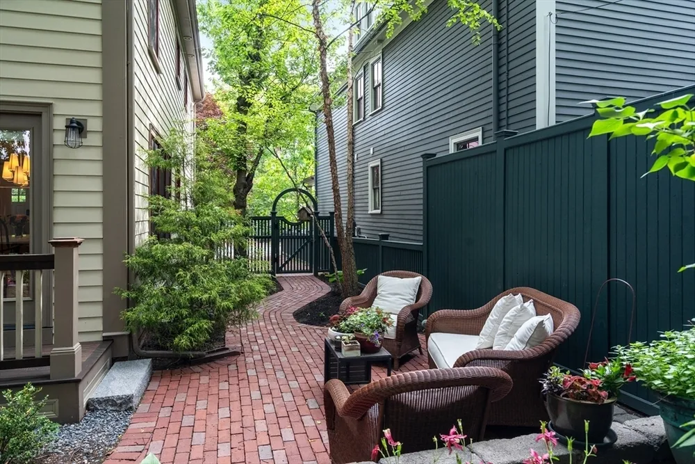 14 Holly Ave, Cambridge, MA 02138