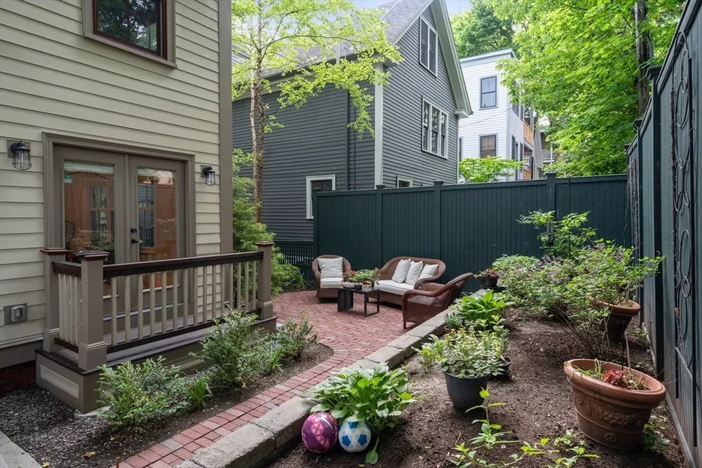 14 Holly Ave, Cambridge, MA 02138