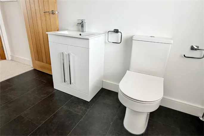 Property carousel image 35