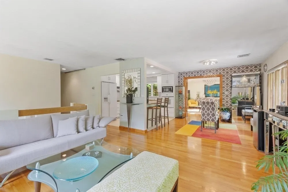 81 Goodale St, Peabody, MA 01960