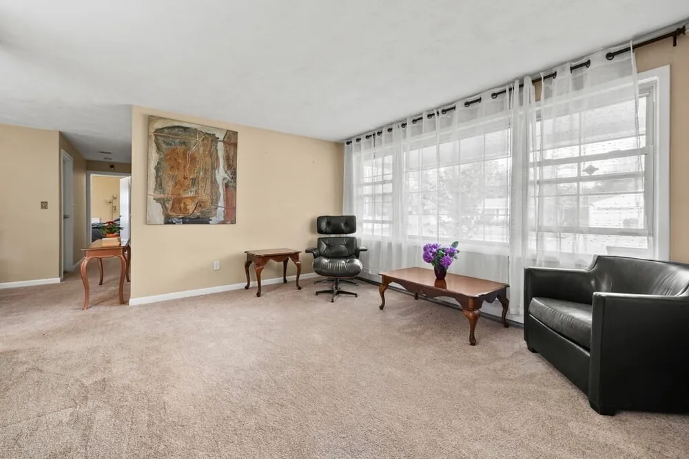 6 Antrim Rd, Peabody, MA 01960