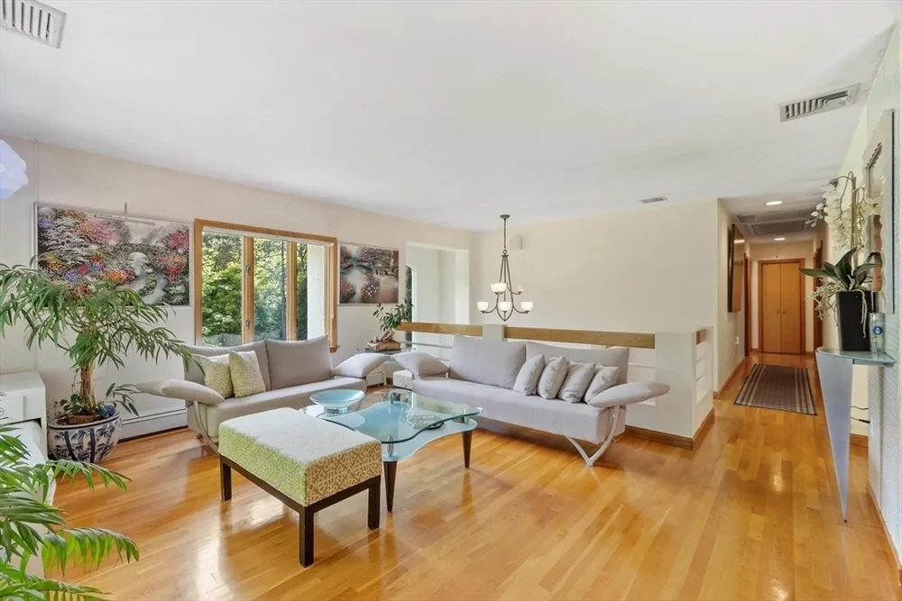 81 Goodale St, Peabody, MA 01960