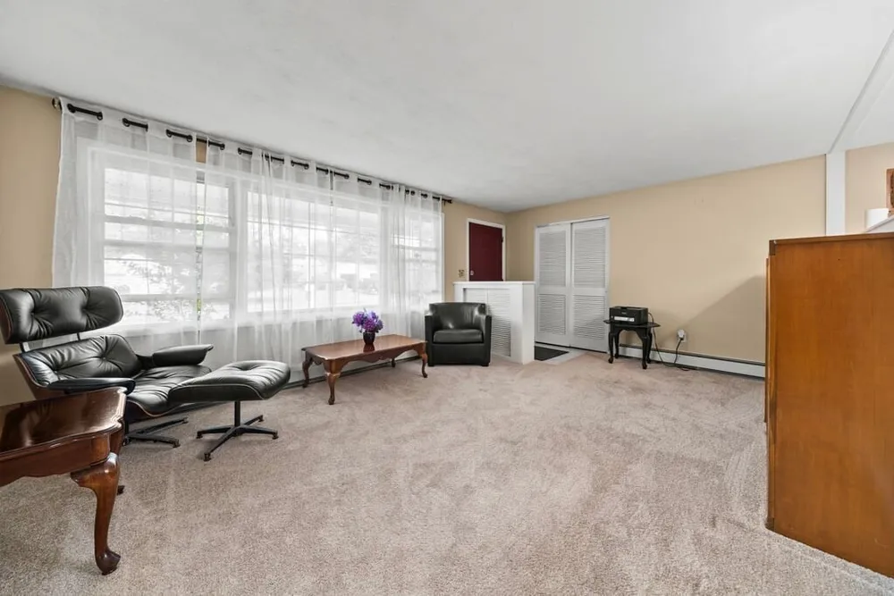6 Antrim Rd, Peabody, MA 01960
