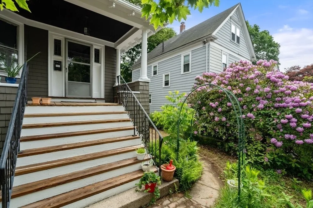 51 Manthorne Rd, Boston, MA 02132