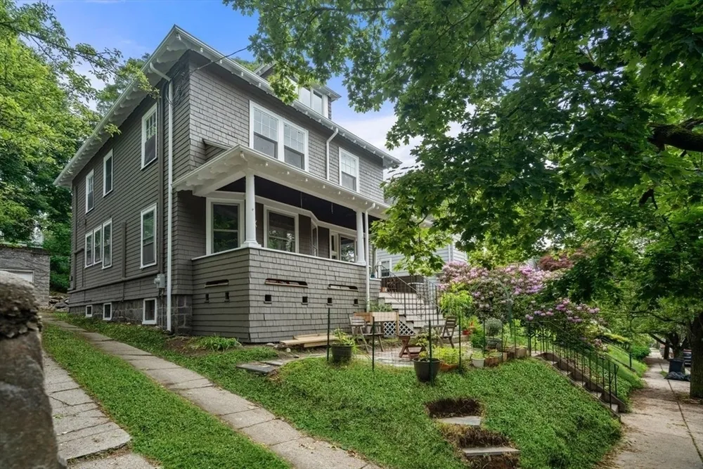 51 Manthorne Rd, Boston, MA 02132
