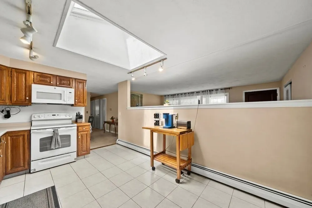 6 Antrim Rd, Peabody, MA 01960