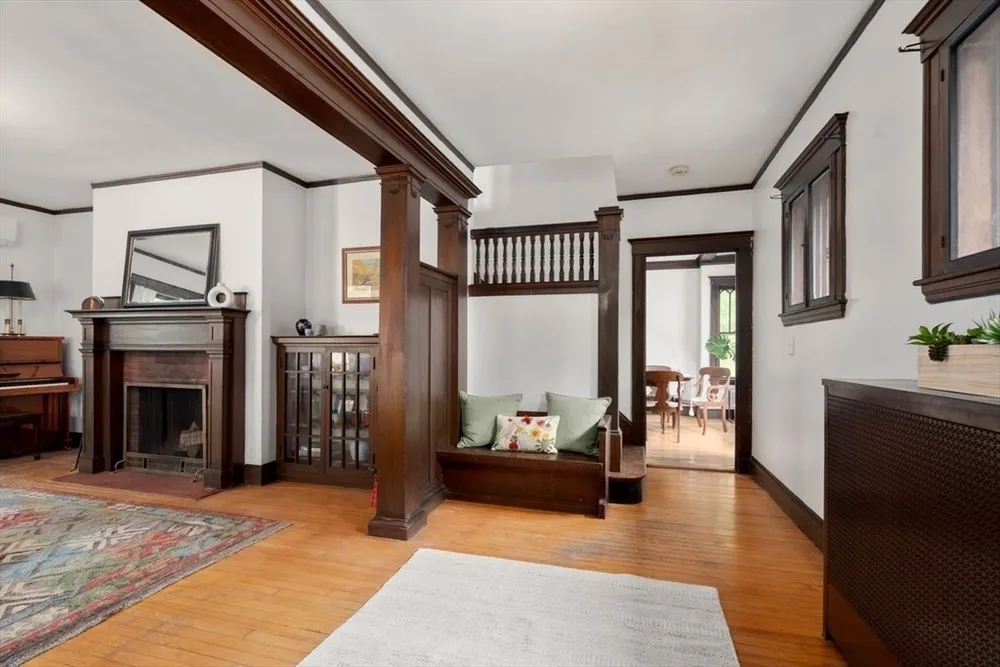 51 Manthorne Rd, Boston, MA 02132