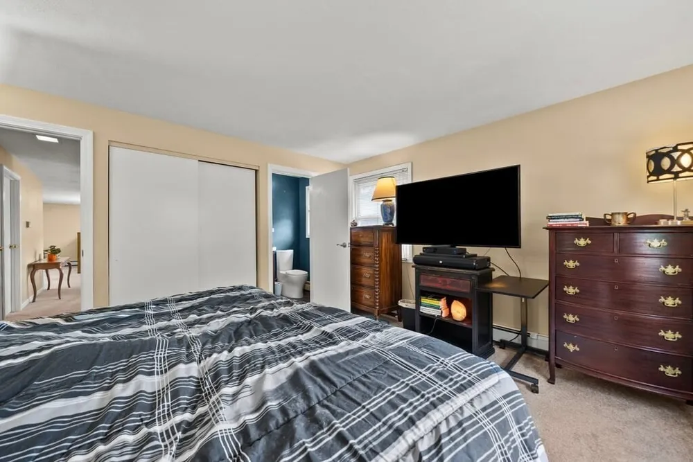 6 Antrim Rd, Peabody, MA 01960