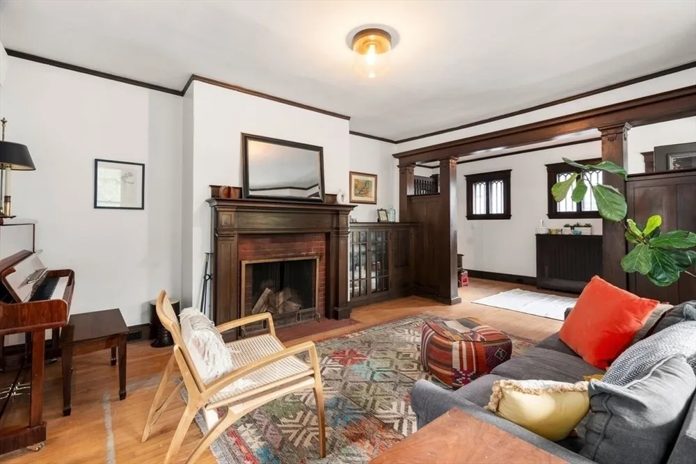 51 Manthorne Rd, Boston, MA 02132