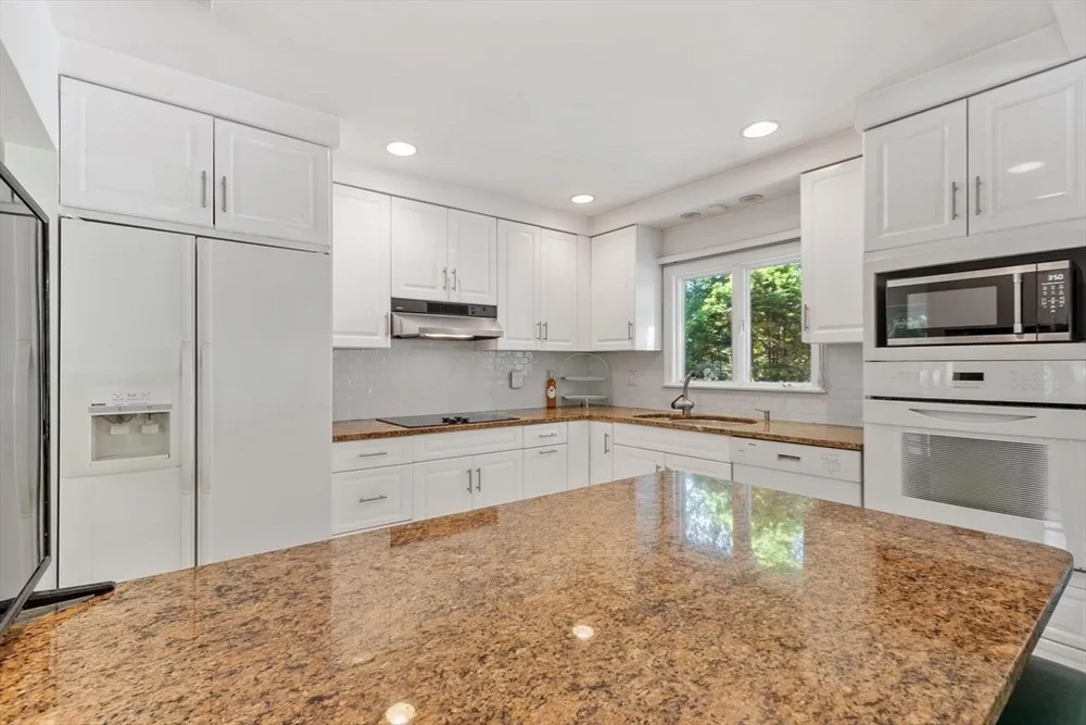 81 Goodale St, Peabody, MA 01960