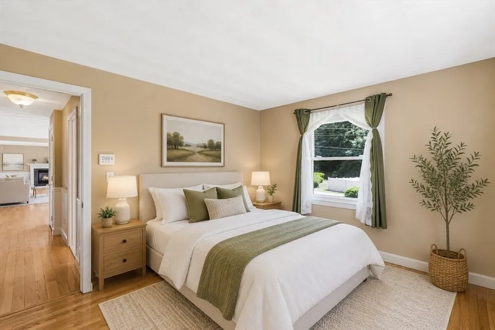 14 Raymond Rd, Chelmsford, MA 01824