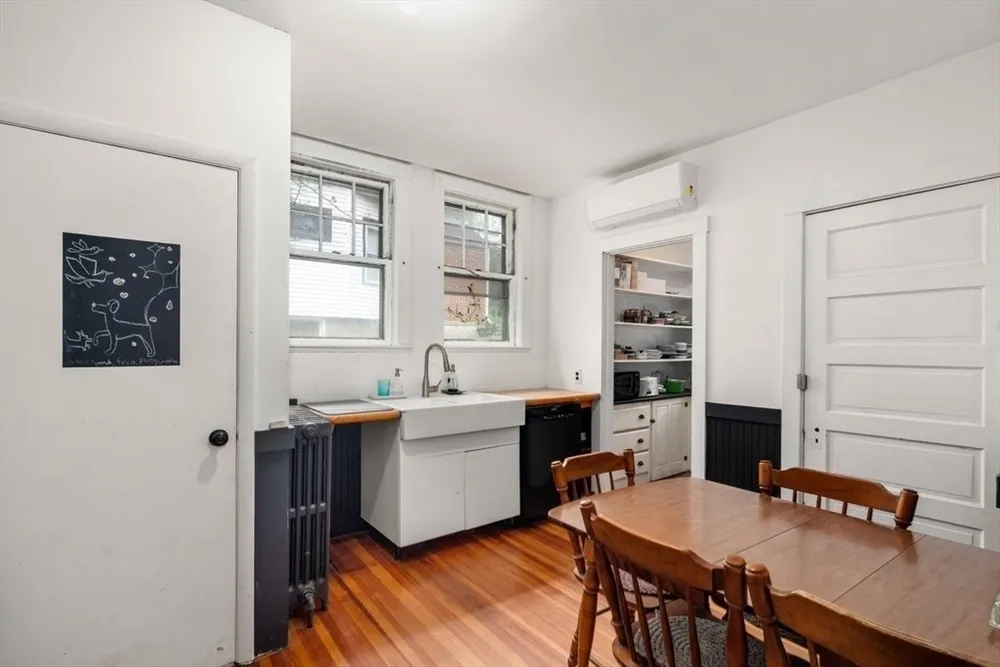 51 Manthorne Rd, Boston, MA 02132