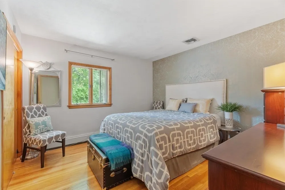 81 Goodale St, Peabody, MA 01960