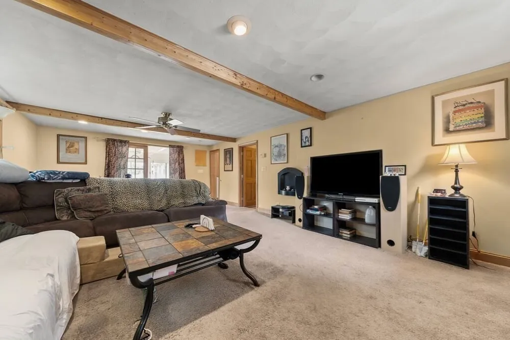 6 Antrim Rd, Peabody, MA 01960