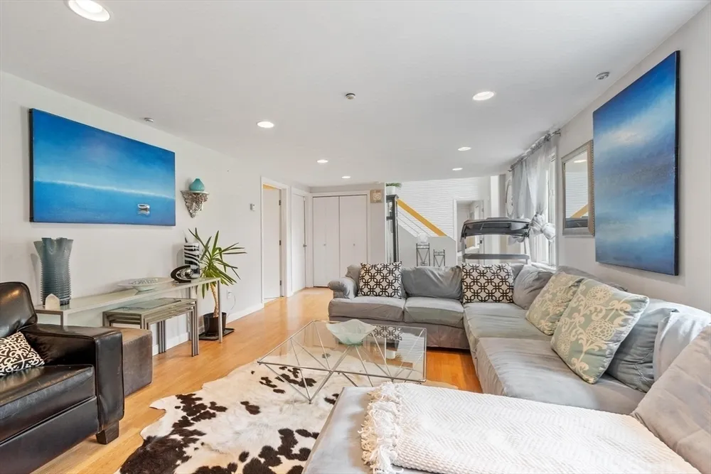 81 Goodale St, Peabody, MA 01960