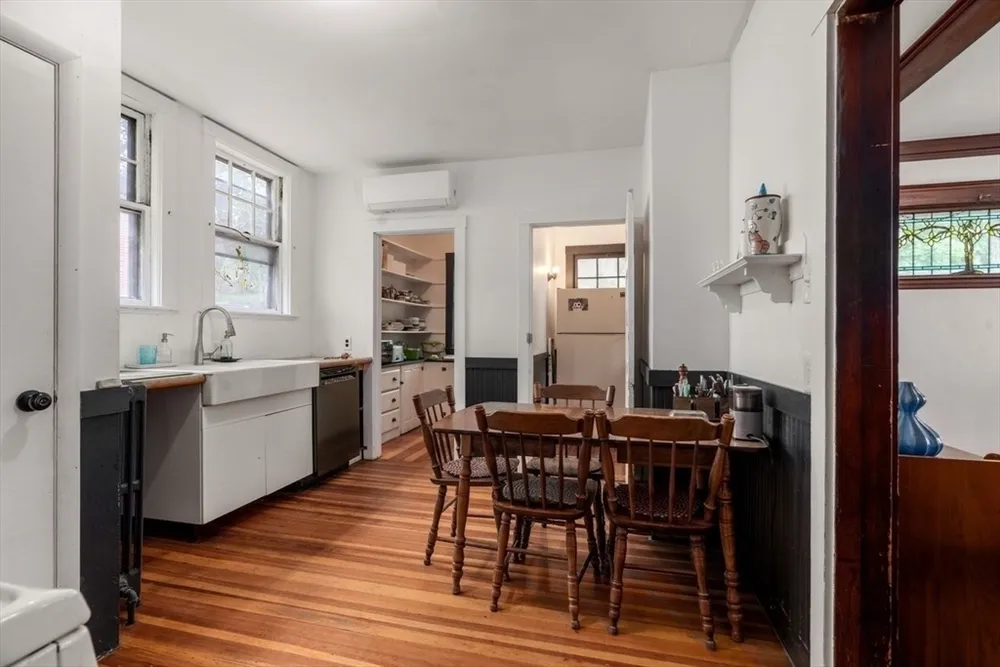51 Manthorne Rd, Boston, MA 02132