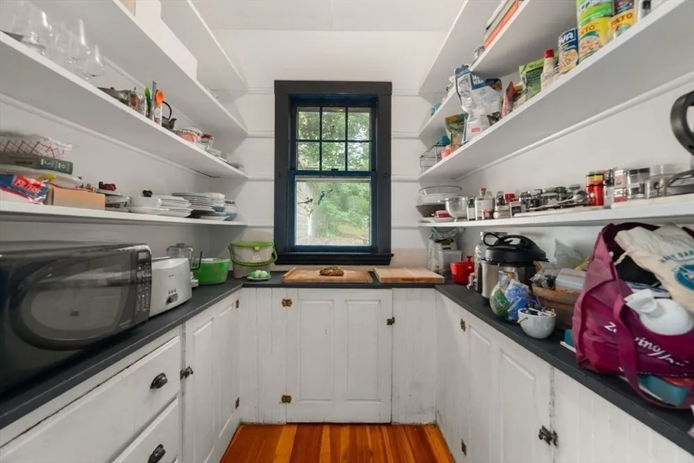 51 Manthorne Rd, Boston, MA 02132