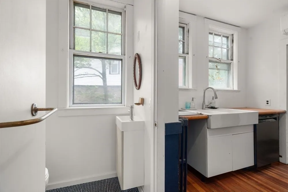 51 Manthorne Rd, Boston, MA 02132