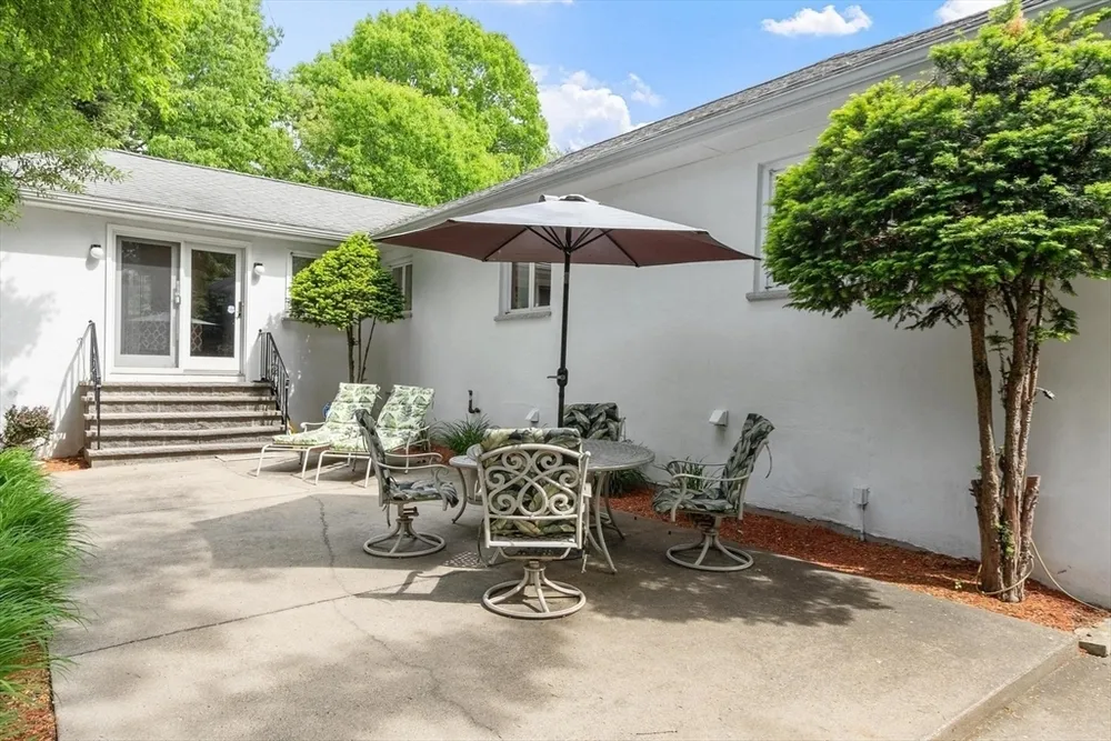 81 Goodale St, Peabody, MA 01960