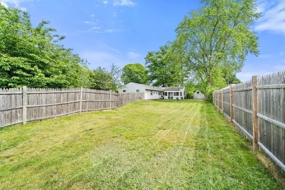 6 Antrim Rd, Peabody, MA 01960