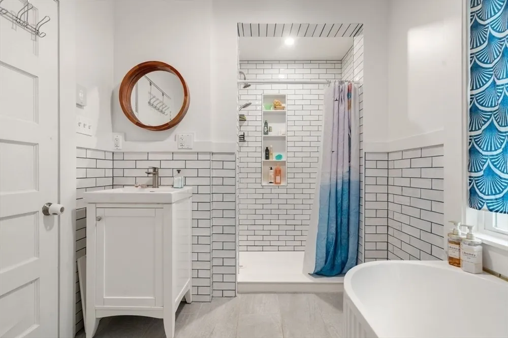 51 Manthorne Rd, Boston, MA 02132