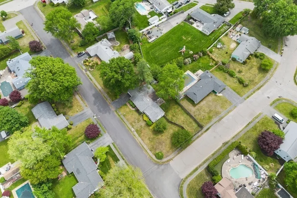 6 Antrim Rd, Peabody, MA 01960