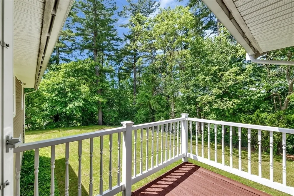 14 Raymond Rd, Chelmsford, MA 01824
