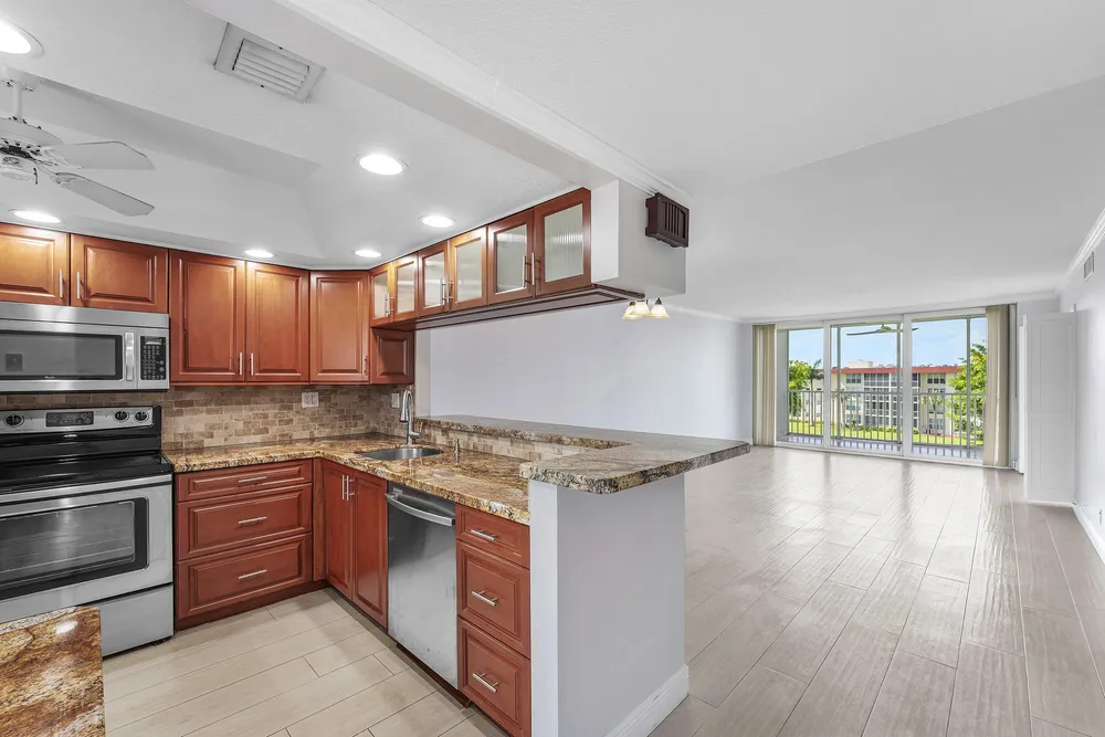 3150 NE 48th Ct, Lighthouse Point, FL 33064