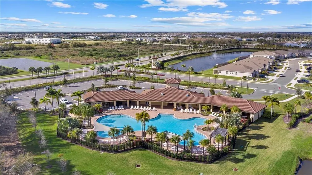 17727 Cantarina Cove, Bradenton, FL 34211