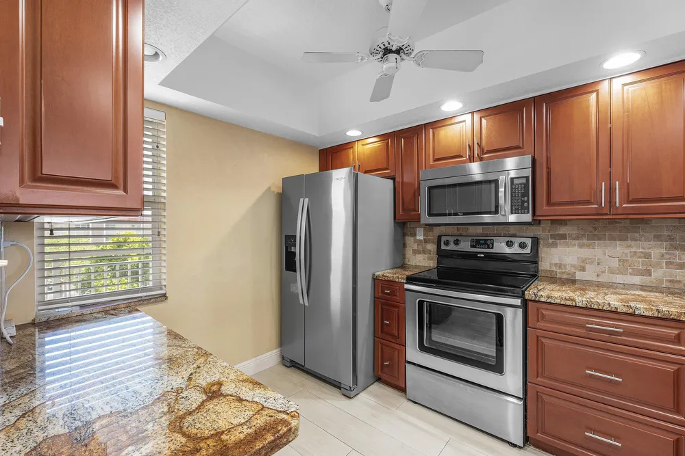 3150 NE 48th Ct, Lighthouse Point, FL 33064