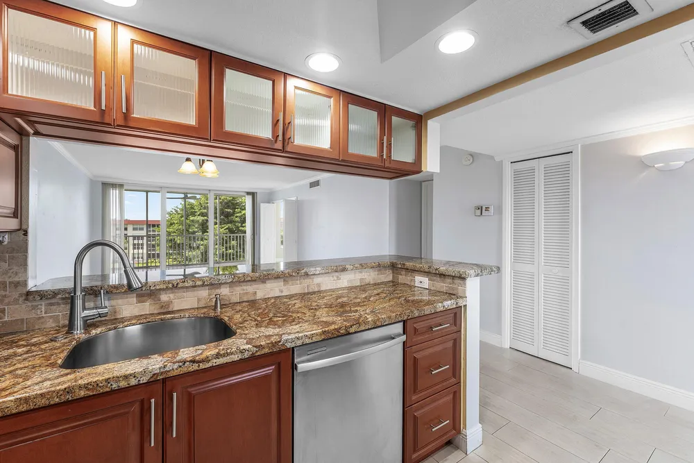 3150 NE 48th Ct, Lighthouse Point, FL 33064