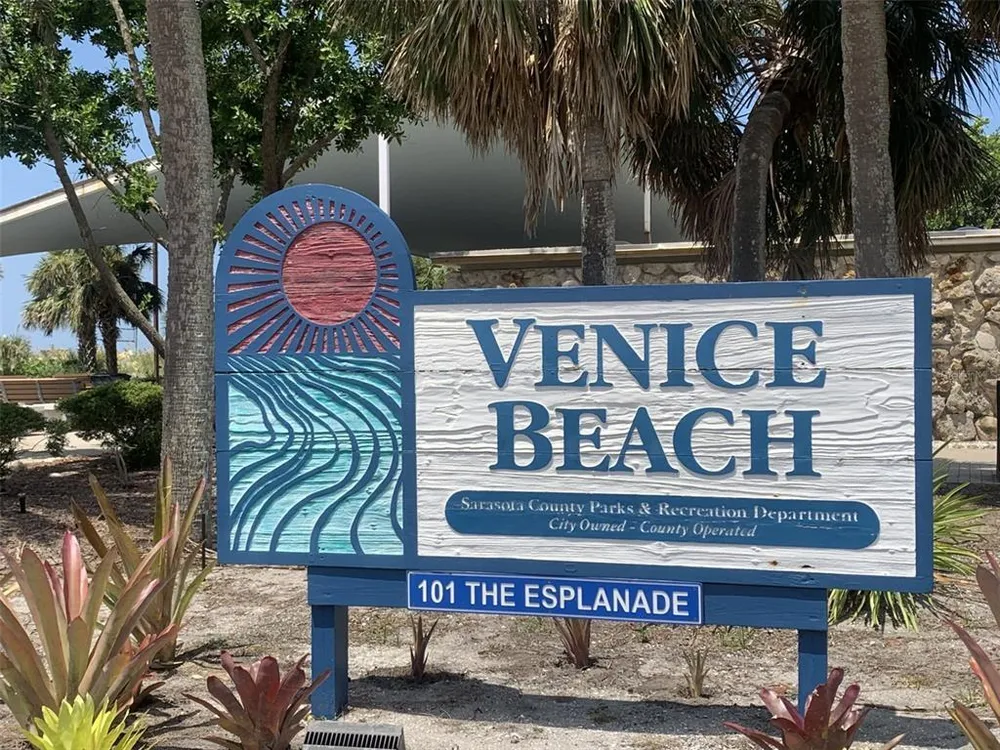 2145 Date Palm Way, Venice, FL 34292
